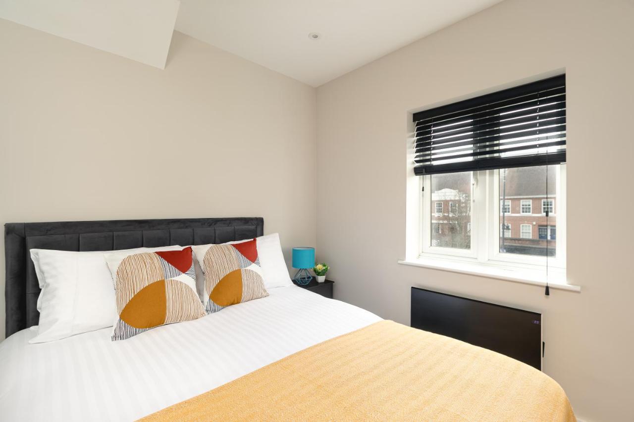 Skyvillion - Cozy Large 4 & 1 Bed Apartments In London Enfield, Mins To Tube Station, Free Wi-Fi Exterior foto